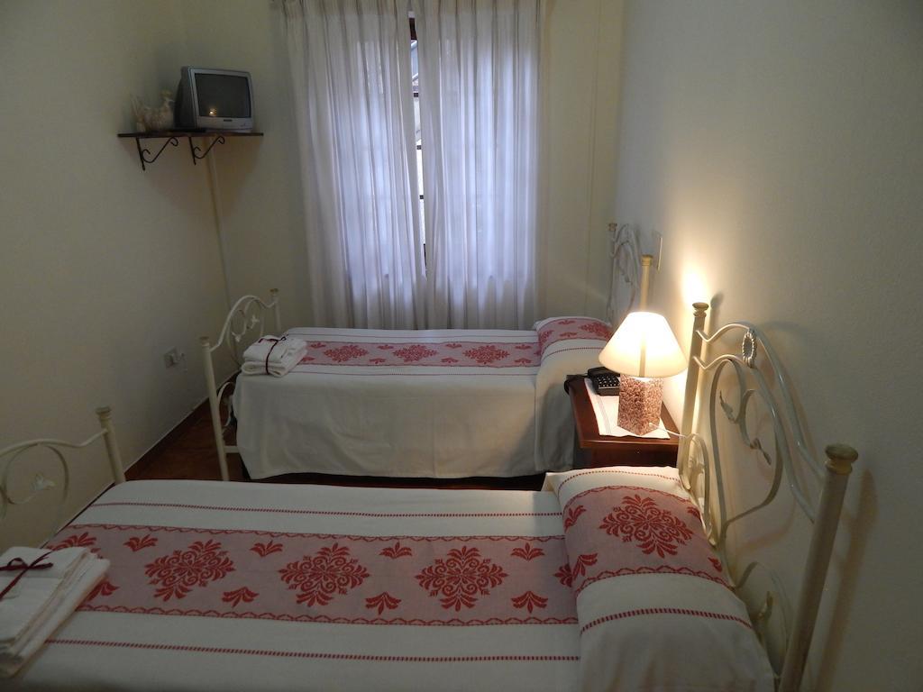 Hotel Il Platano Ottana Oda fotoğraf