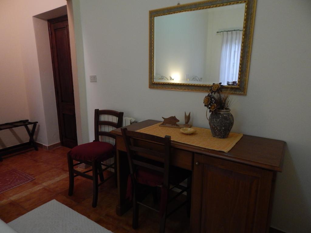 Hotel Il Platano Ottana Oda fotoğraf