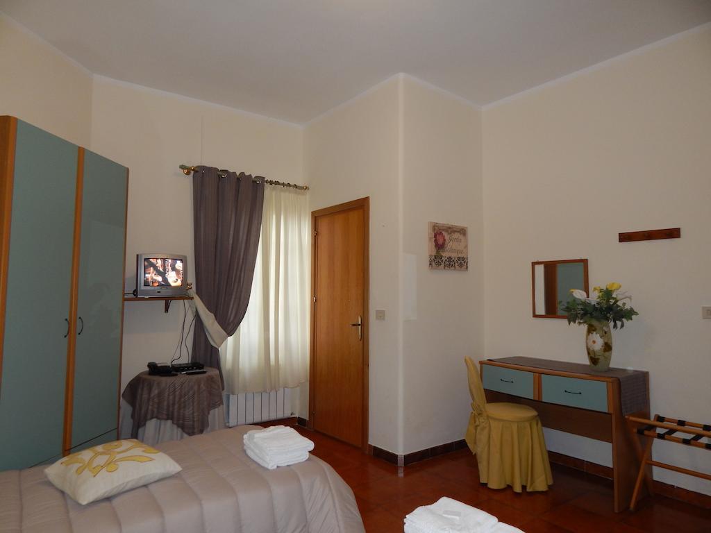Hotel Il Platano Ottana Oda fotoğraf